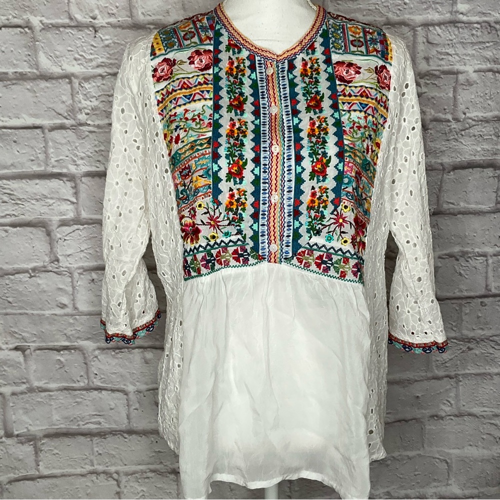 Johnny Was White Silk and Cotton Eyelet Embroidered Tunic Medium M 3/4 Sleeve